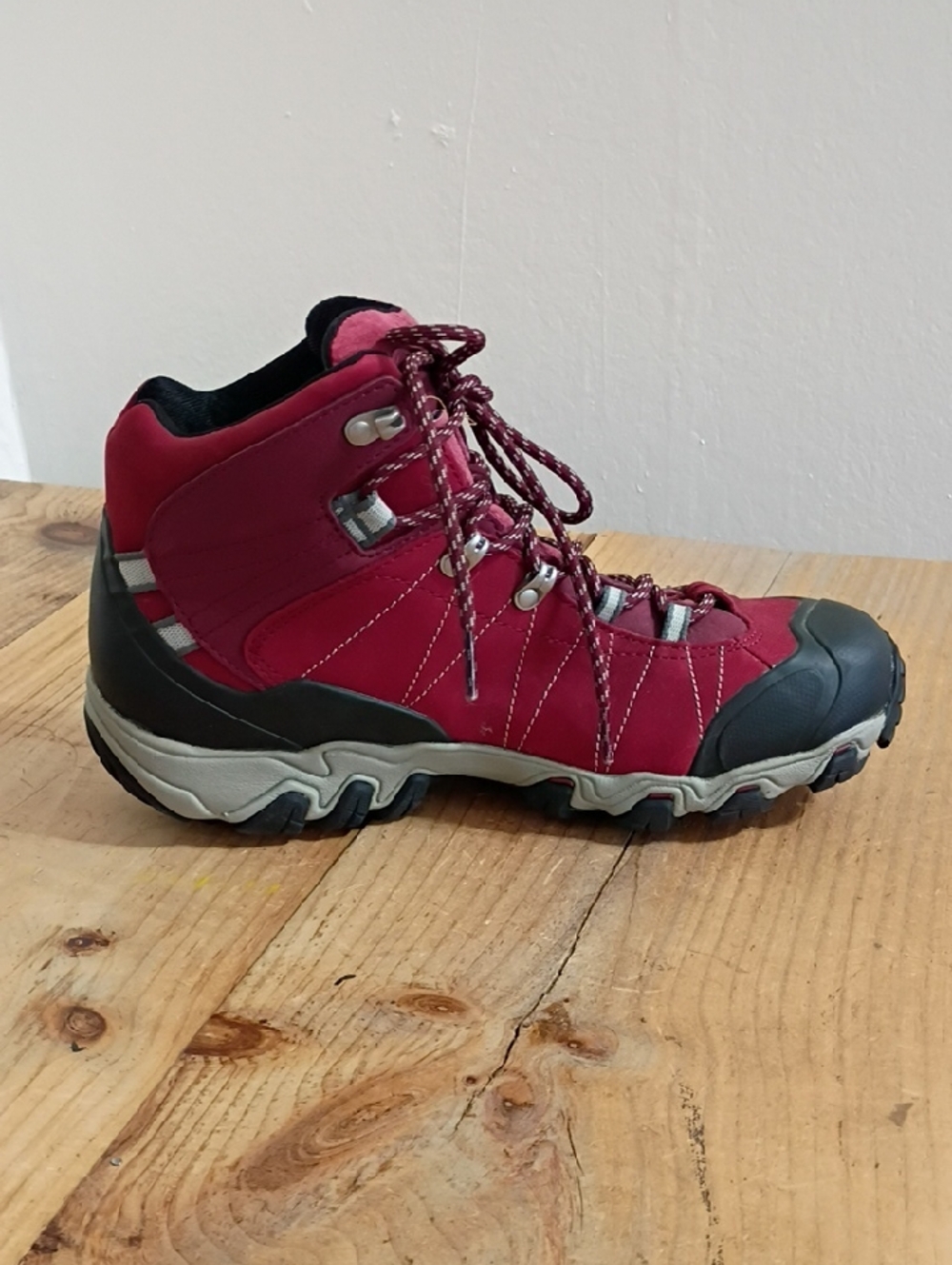 Oboz  Womens Bridger Mid B-dry Waterproof Rio Red Ankle Boots Size 11 Wide